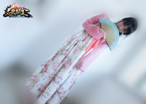 图片: 图1：美女玩家亲自上阵+参与作品诚意满满.jpg